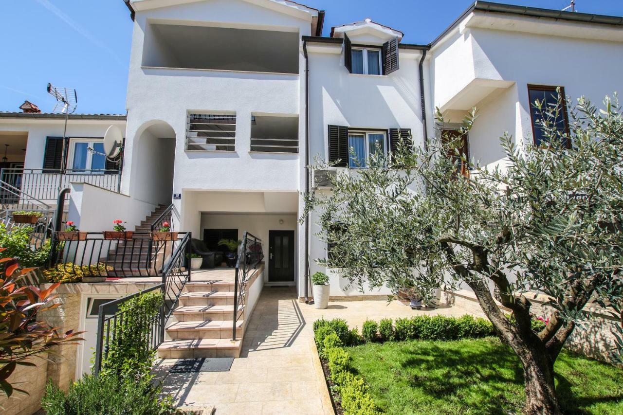 Apartmani Ljubica Porec Bagian luar foto