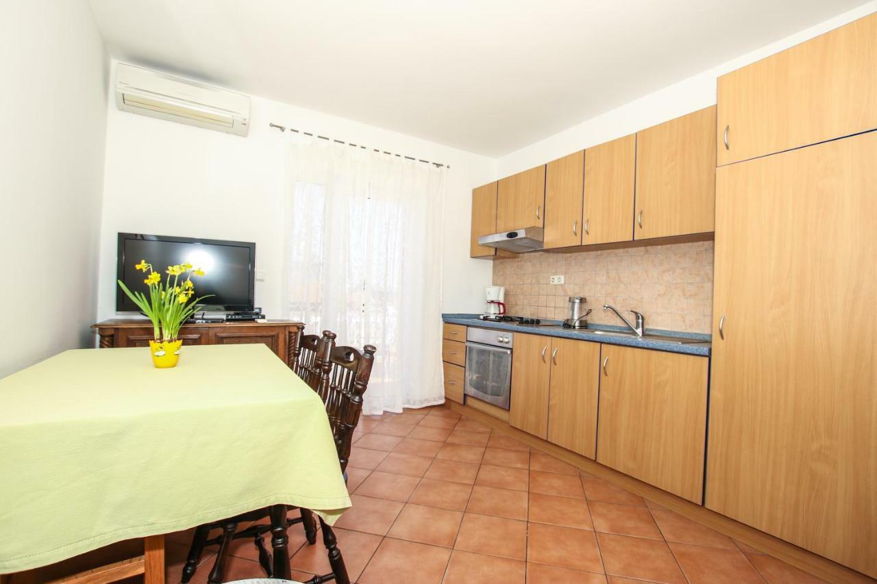 Apartmani Ljubica Porec Bagian luar foto