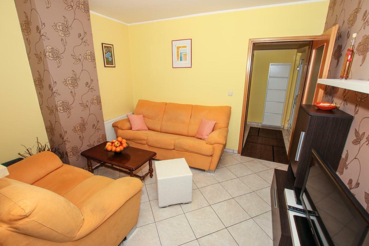 Apartmani Ljubica Porec Bagian luar foto